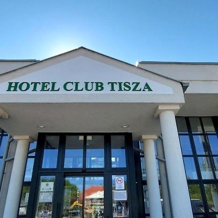 Hotel Club Tisza Lakitelek Extérieur photo